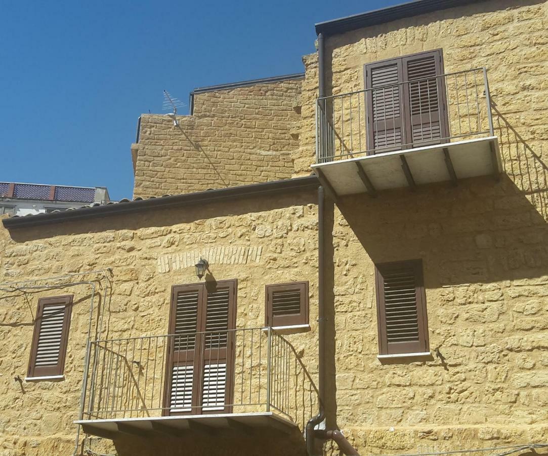 B&B A Due Passi Dal Centro Agrigento Bagian luar foto