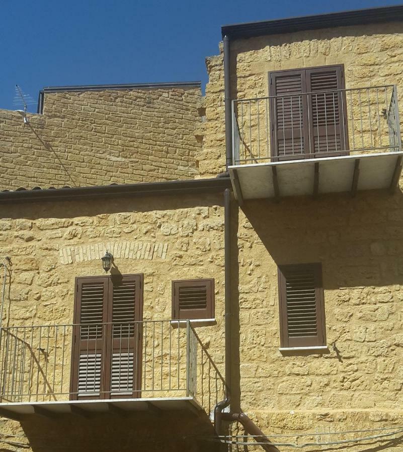 B&B A Due Passi Dal Centro Agrigento Bagian luar foto